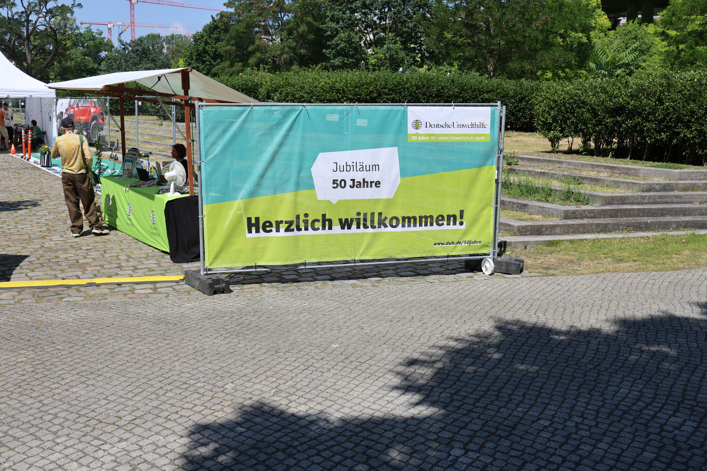 Gäste mit einem Klick erreichen und individuell managen • 